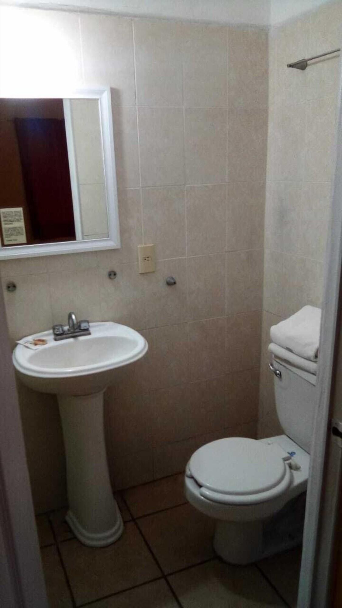 Hotel Castilla Y Leon Guadalajara Dış mekan fotoğraf